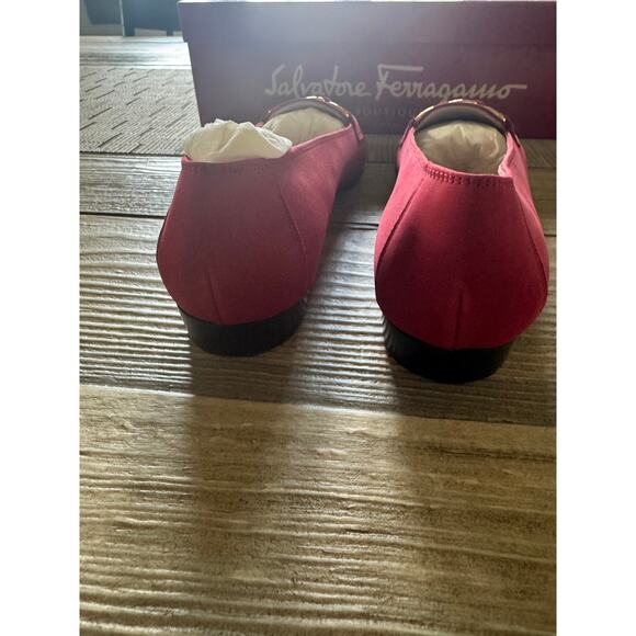 Ferragamo nabuck calf loafer in red suede - Picture 5 of 7